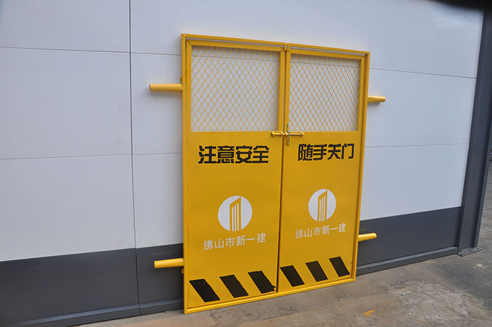 臨邊防護欄與立柱怎么連接？ 